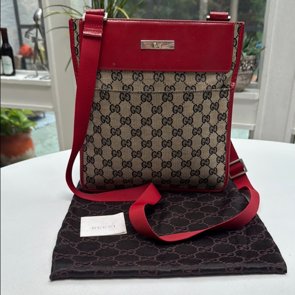 Authentic Gucci GG Monogram Leather & Canvas Crossbody, Care Card & Dust Bag - Picture 2 of 16